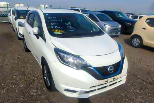 日産 ノートの写真