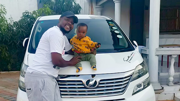 トヨタ ヴェルファイアと我々からご購入いただいたお客様